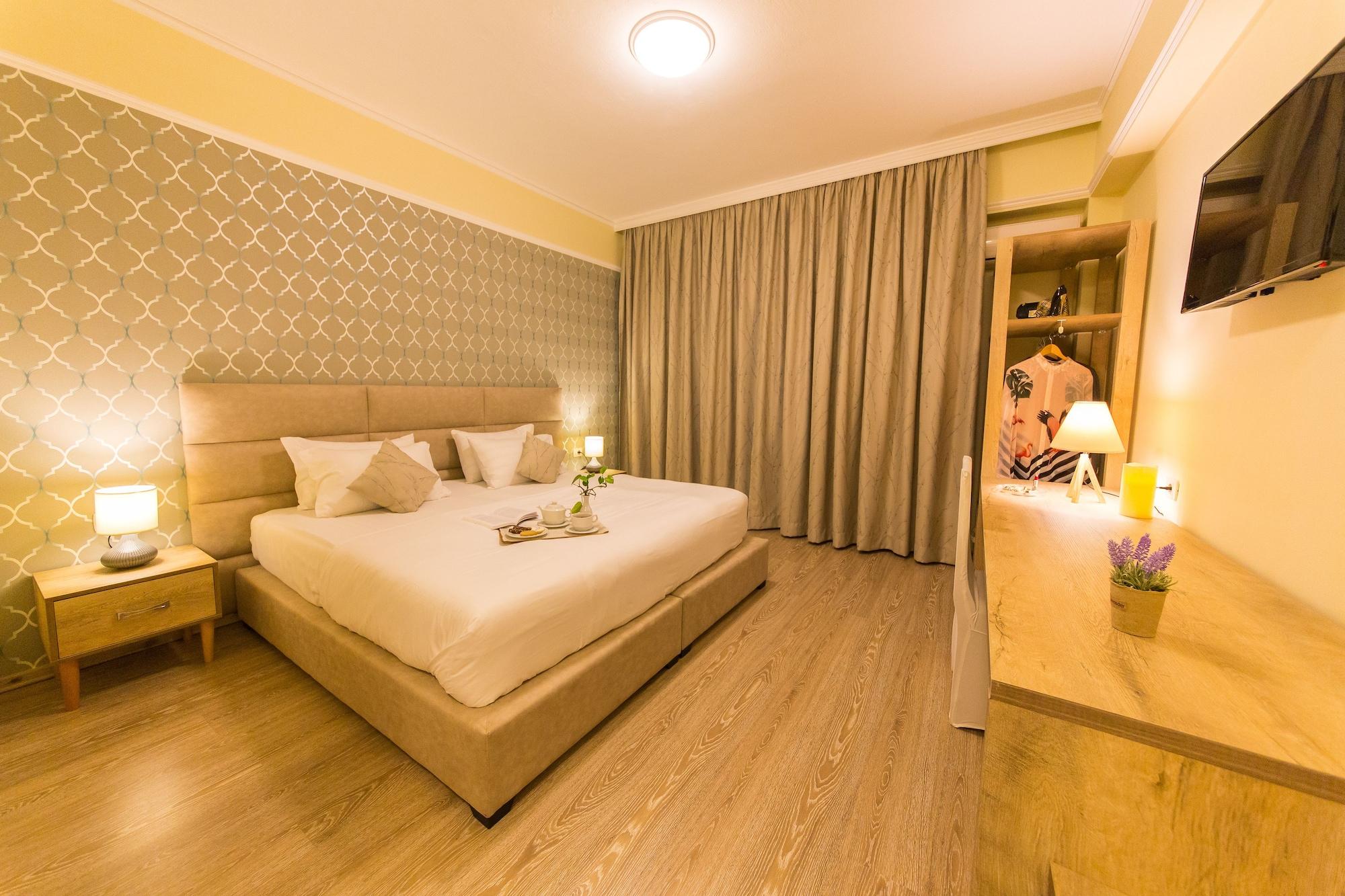 Hotel Baron Тирана Экстерьер фото