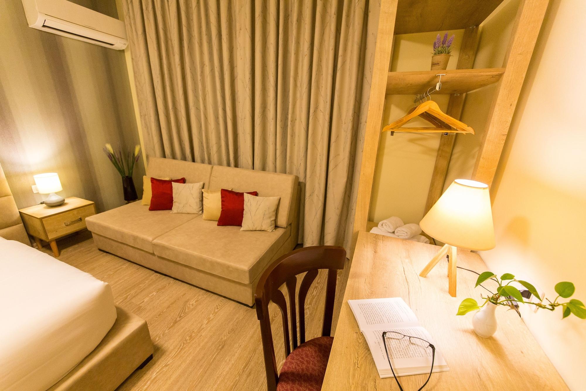 Hotel Baron Тирана Экстерьер фото