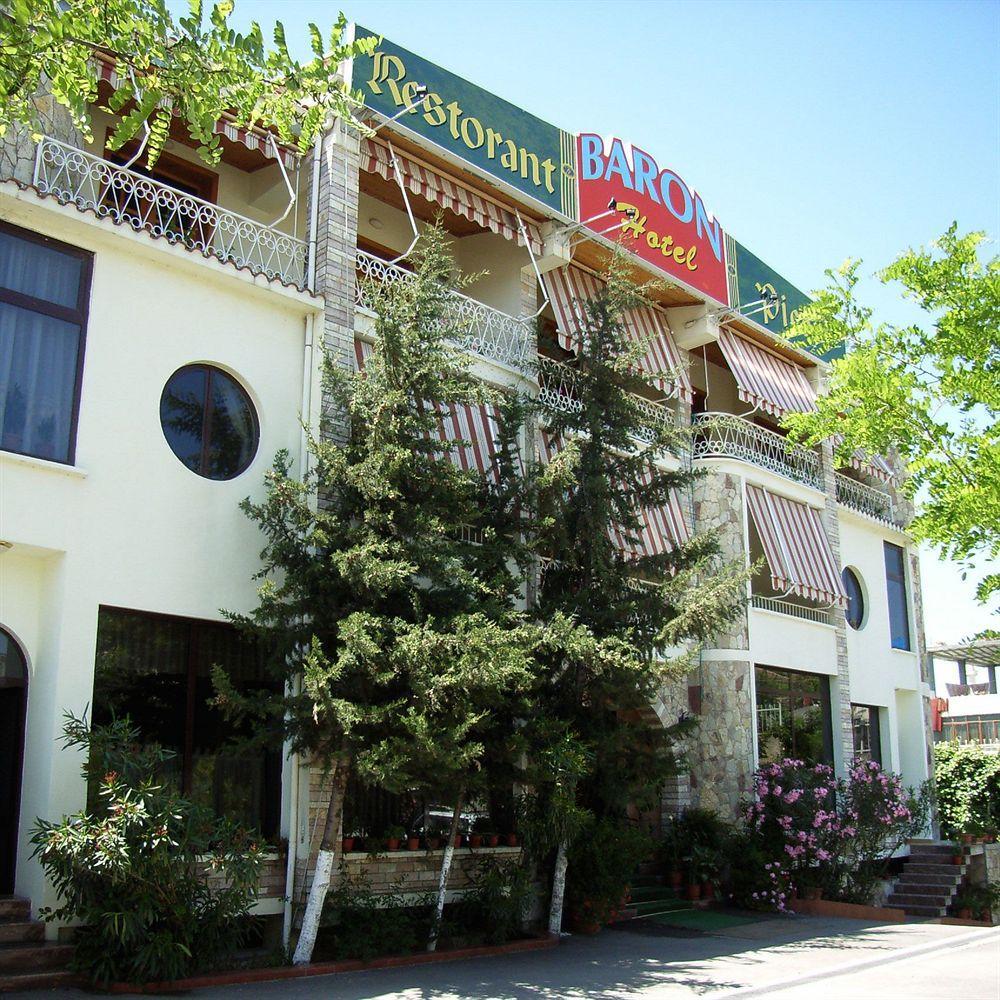 Hotel Baron Тирана Экстерьер фото