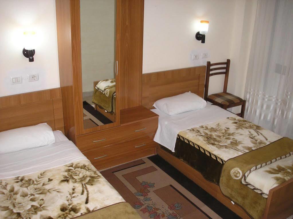 Hotel Baron Тирана Экстерьер фото