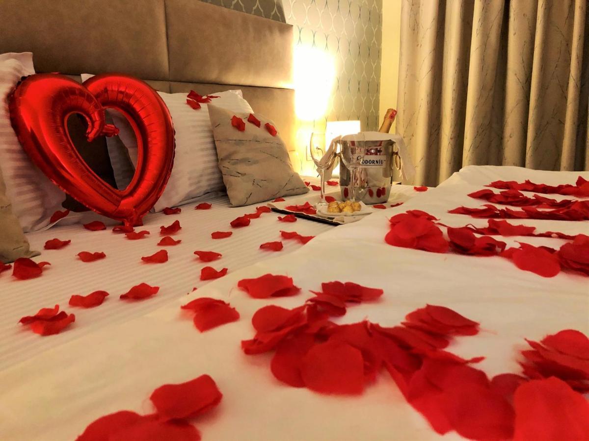 Hotel Baron Тирана Экстерьер фото